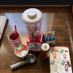 Melissa & Doug Milkshake Blender 19 Pieces Toy Kitchen Appliance Set